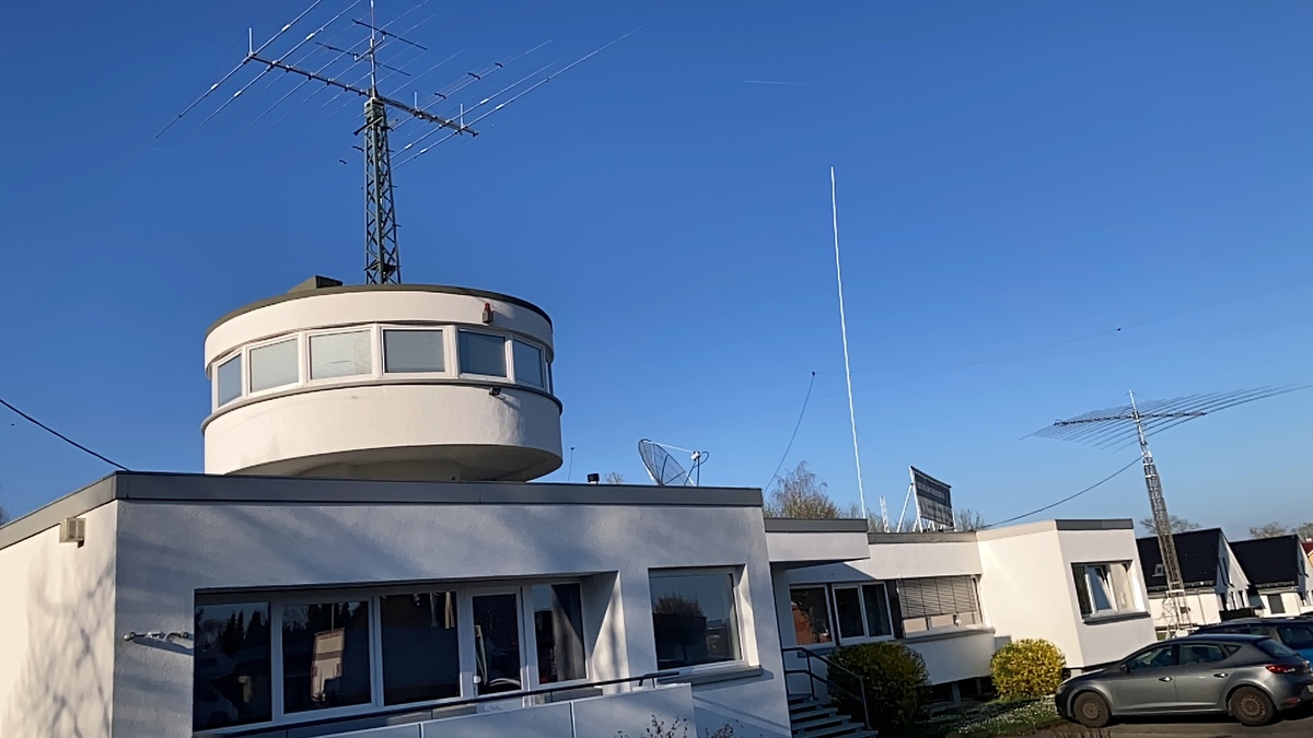 Funk- und Radio-Design mit Art-Deco-Stil